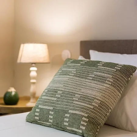 Jardins Da Muralha By Da'home * Porto